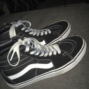 High top vans black and white